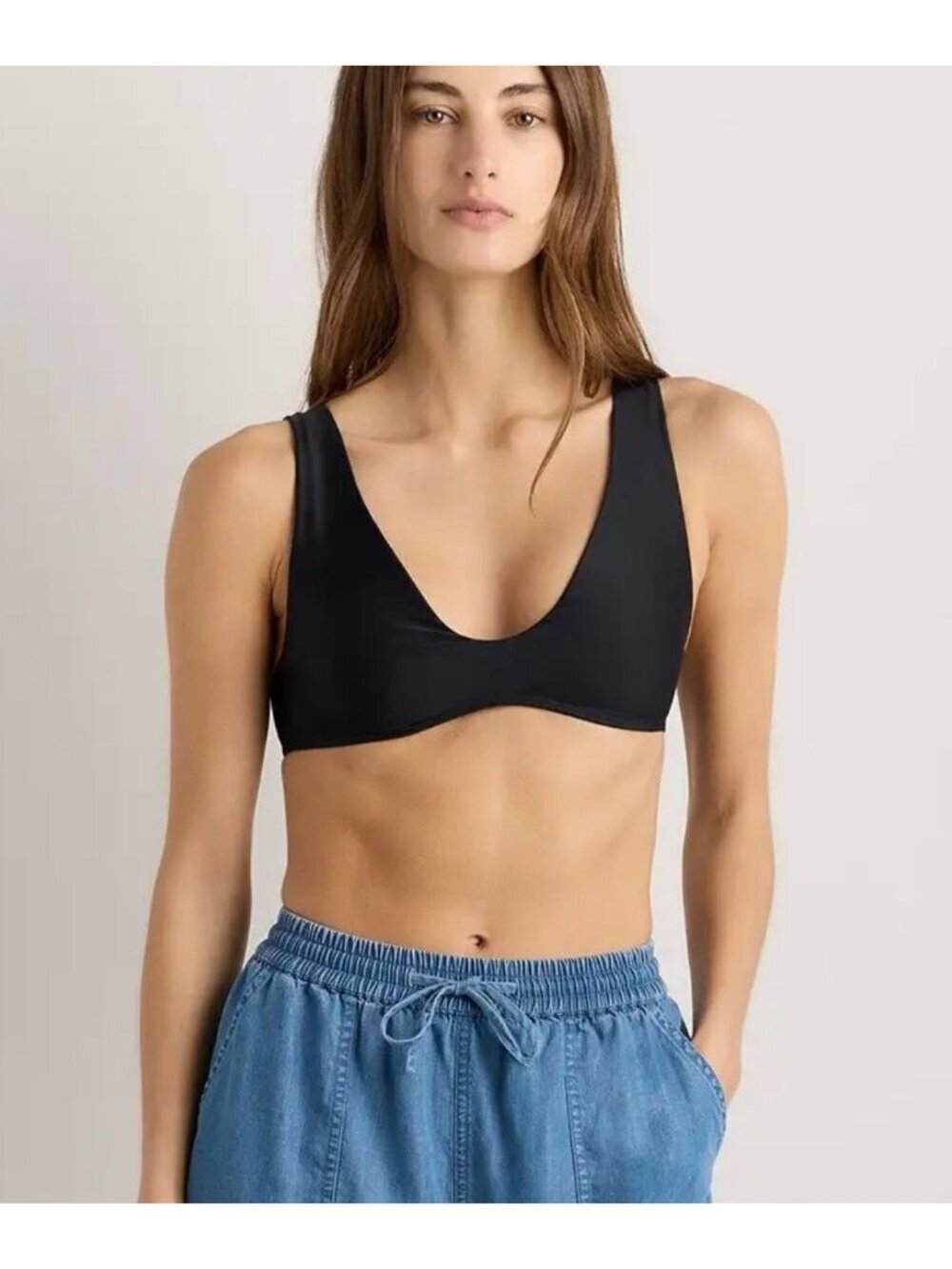 NWT Quince Italian Plunge Bikini Top in Black - Size: Medium